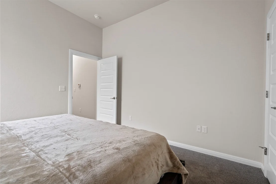 Photo of 714 Prairie View Road