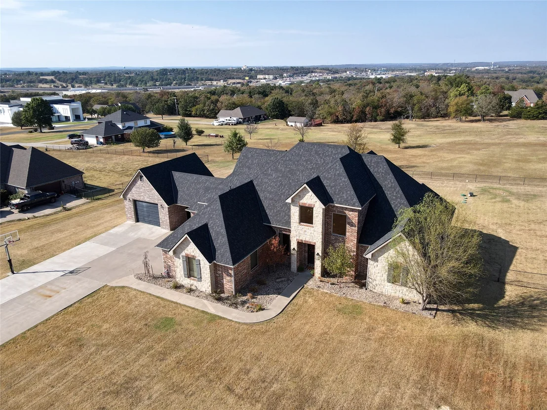 Photo of 905 Summit Ridge