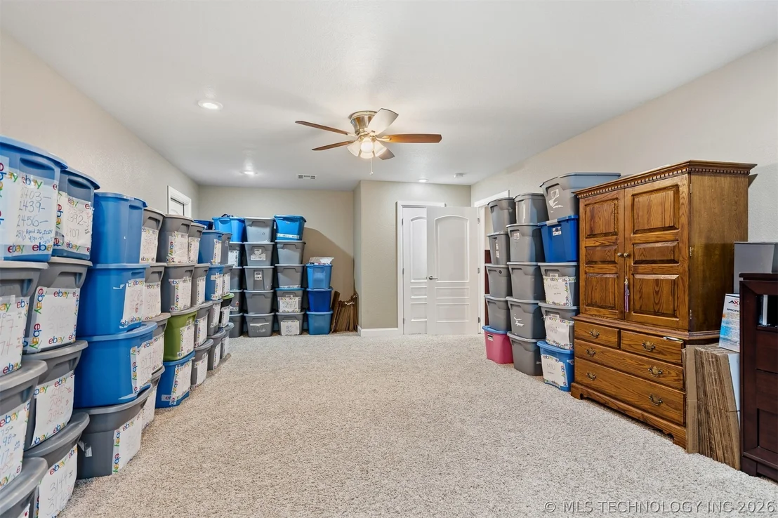 Photo of 1451 Gateway Road