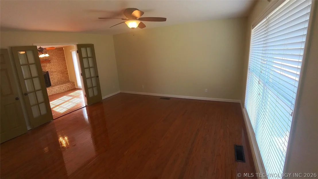Photo of 411 S 3rd