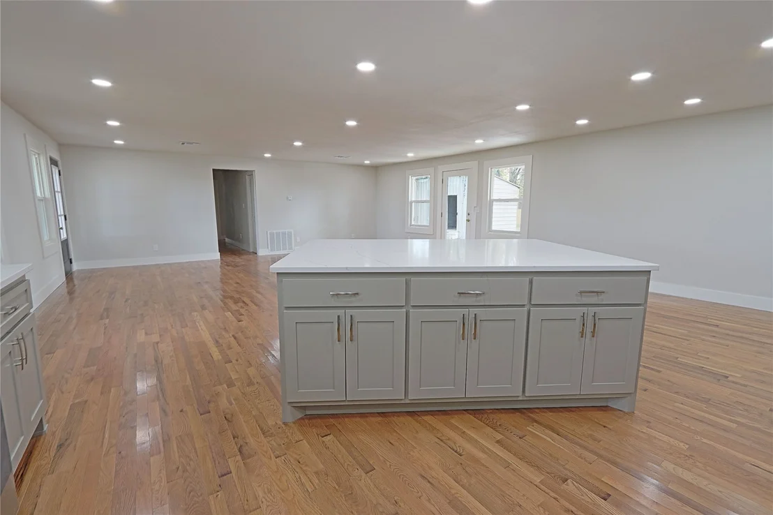 Photo of 8441 Old Taft Road