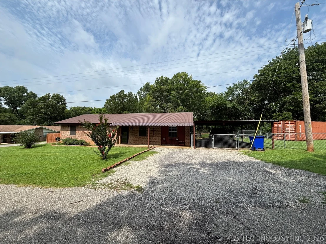 Photo of 601 E Womack
