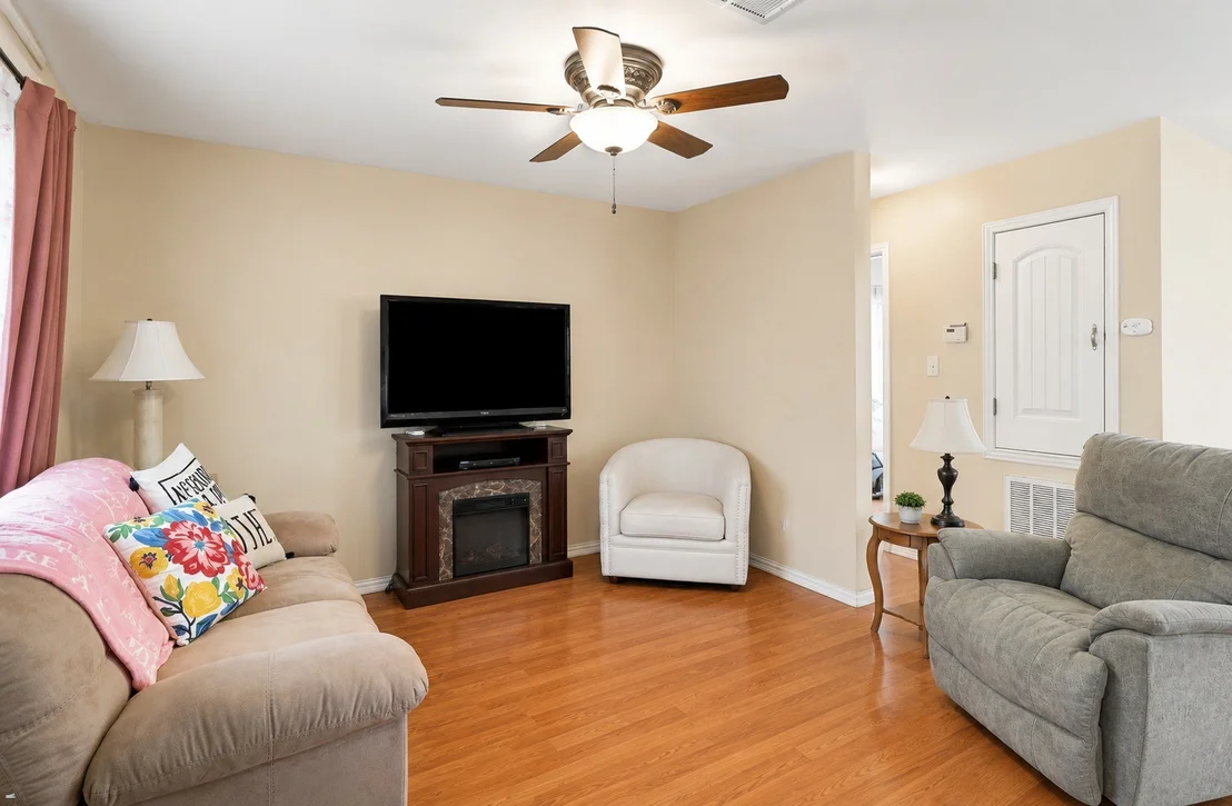 Photo of 208 W Umstead