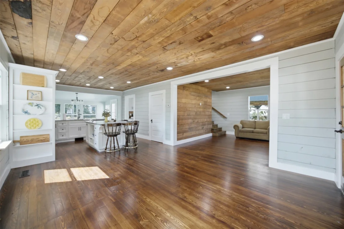 Photo of 206 Broadway Avenue