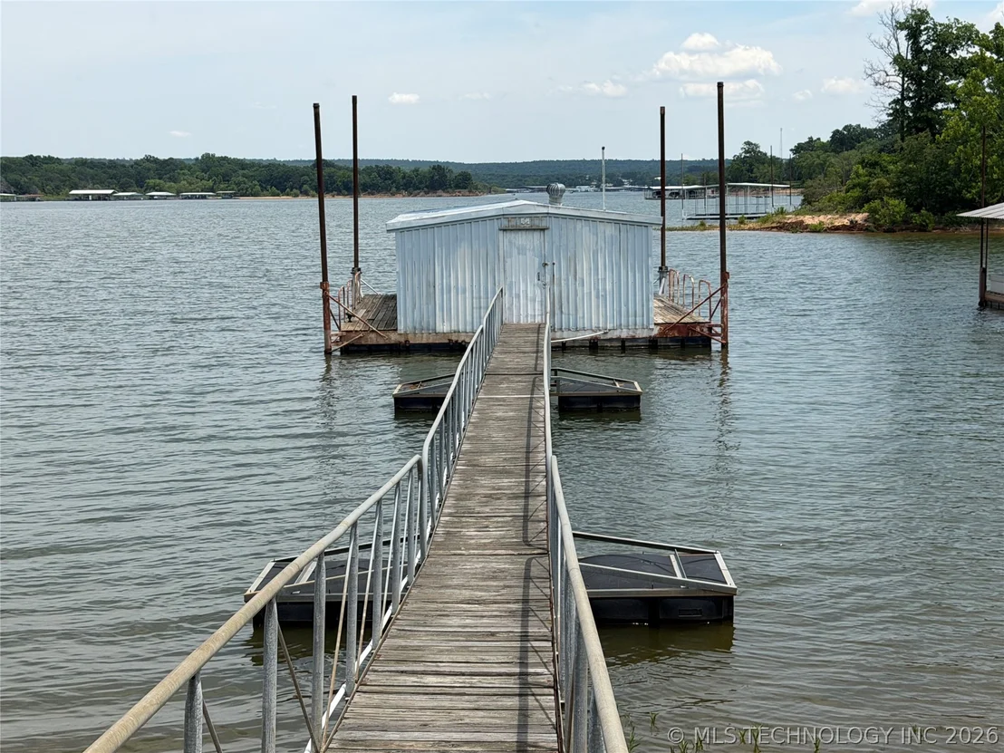 Photo of 1372 Warren Road