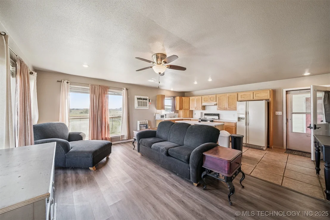 Photo of 109159 S 4210 Road