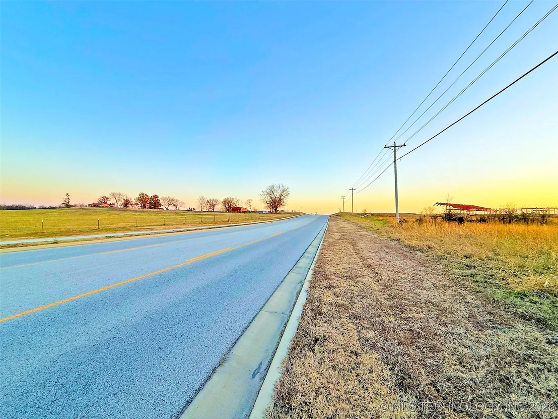 Photo of 2925 E Holly Road