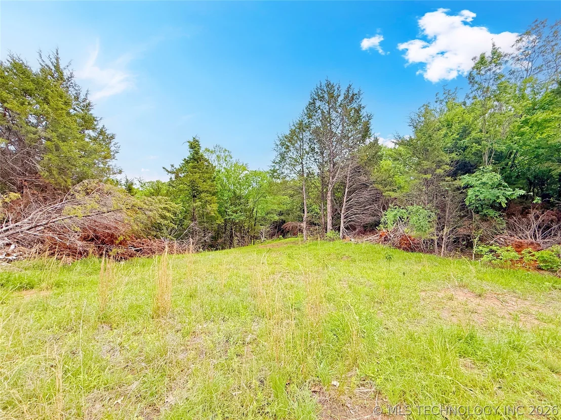 Photo of 46 Lakeside Circle