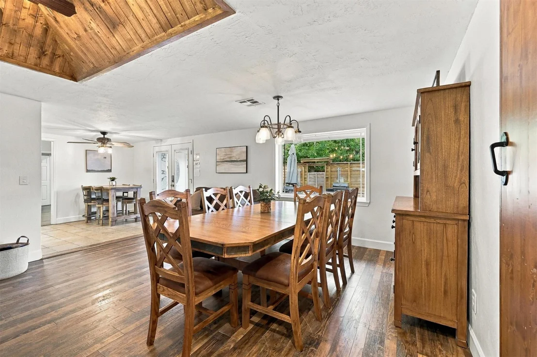 Photo of 2828 Riverview Road