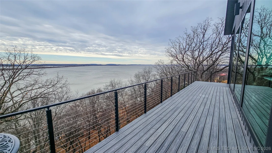 Photo of 417188 Mockingbird Lane