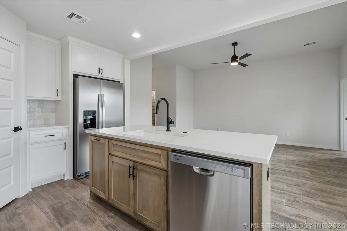 Photo of 1121 E Cherry Street