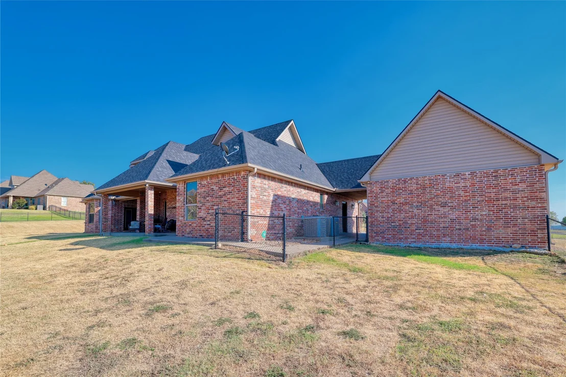 Photo of 905 Summit Ridge