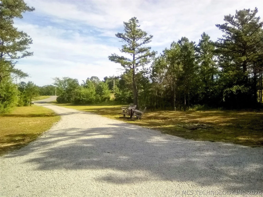 Photo of 21 County Line Road E