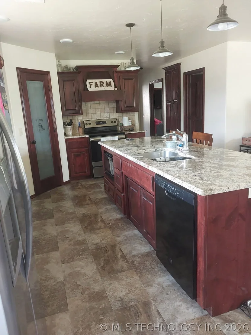 Photo of 2216 Bristol Road