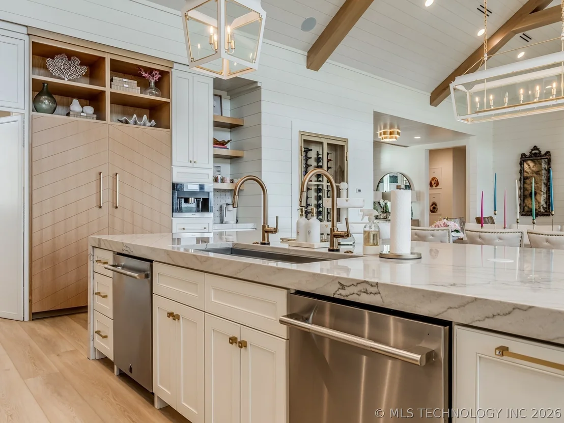 Photo of 120 Lower Green Way