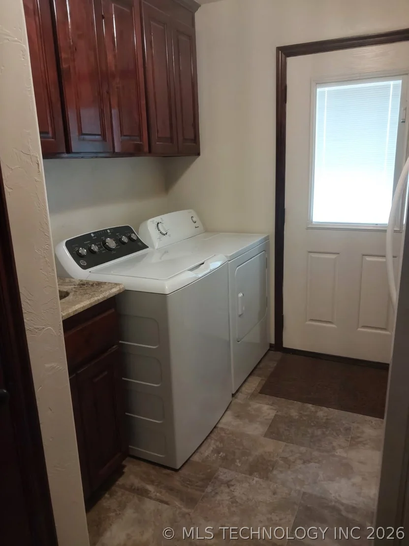 Photo of 2216 Bristol Road