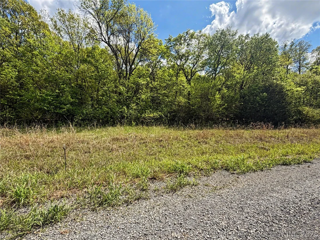 Photo of 425 S Thunder Road