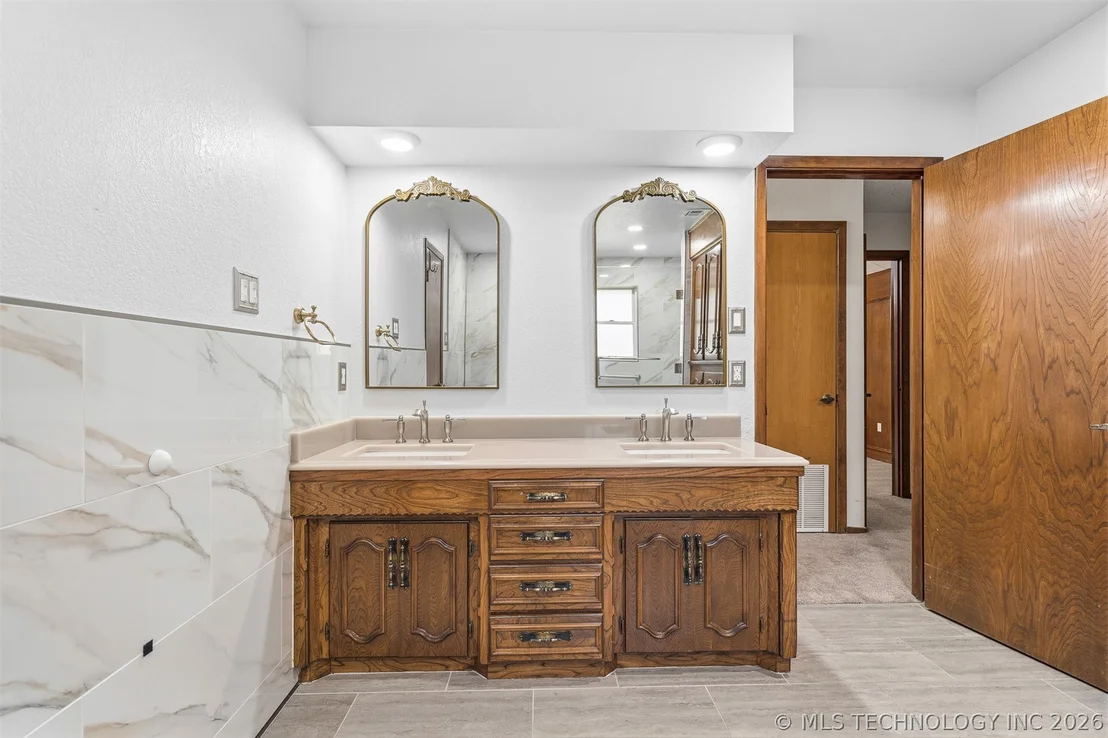Photo of 521 Circle Drive
