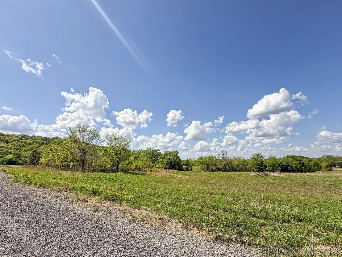 Photo of 420 S Thunder Road