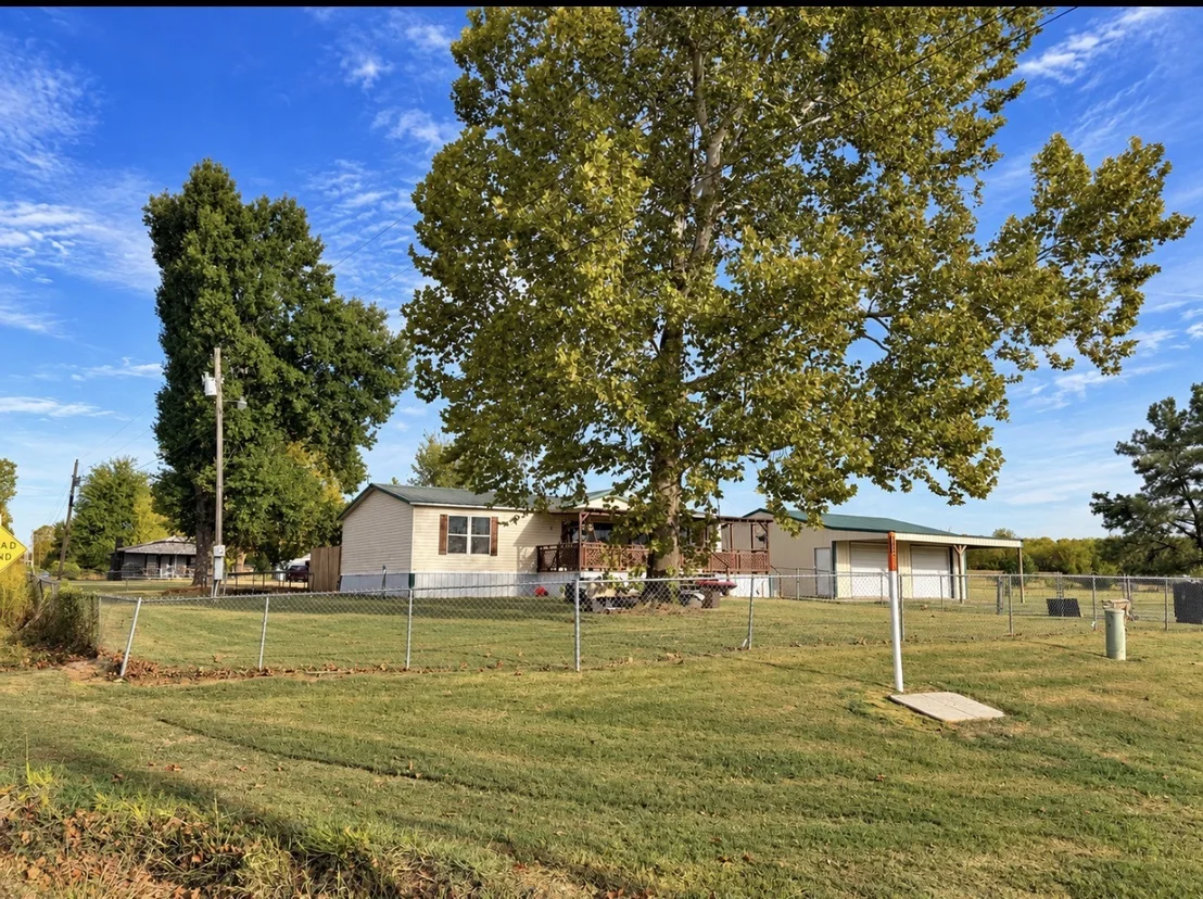 Photo of 10549 W Perry Road