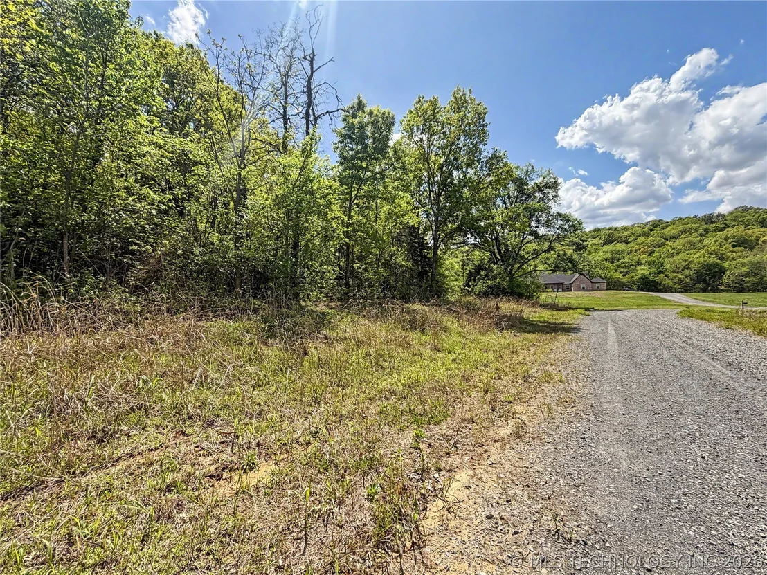 Photo of 417 S Thunder Road