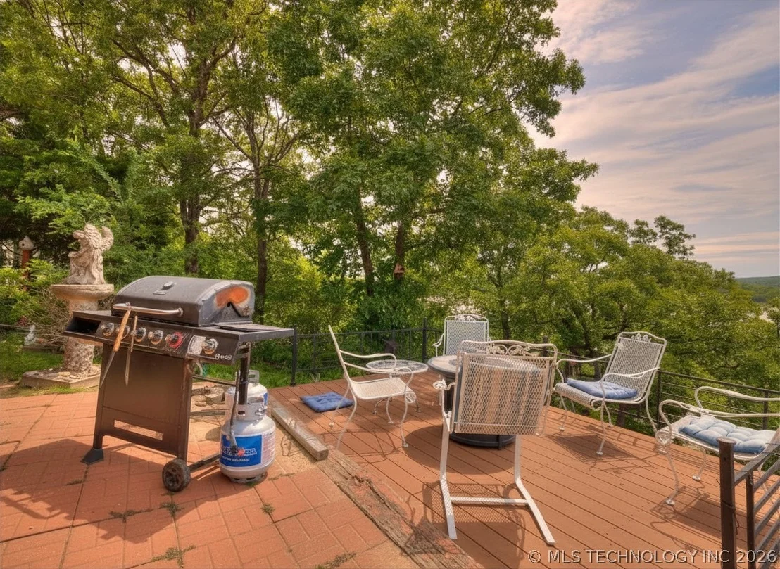 Photo of 332 E Highland Avenue