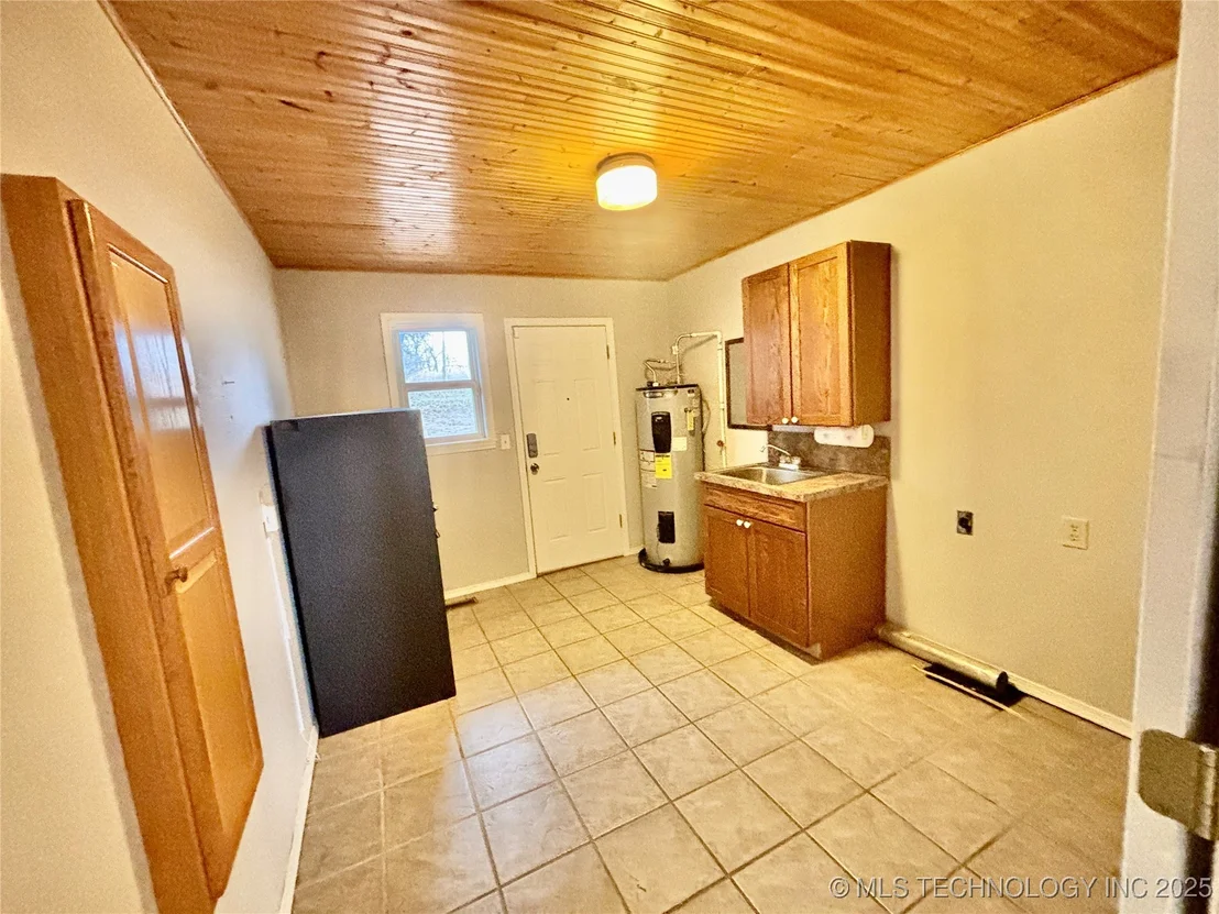 Photo of 413804 E 1212 Road