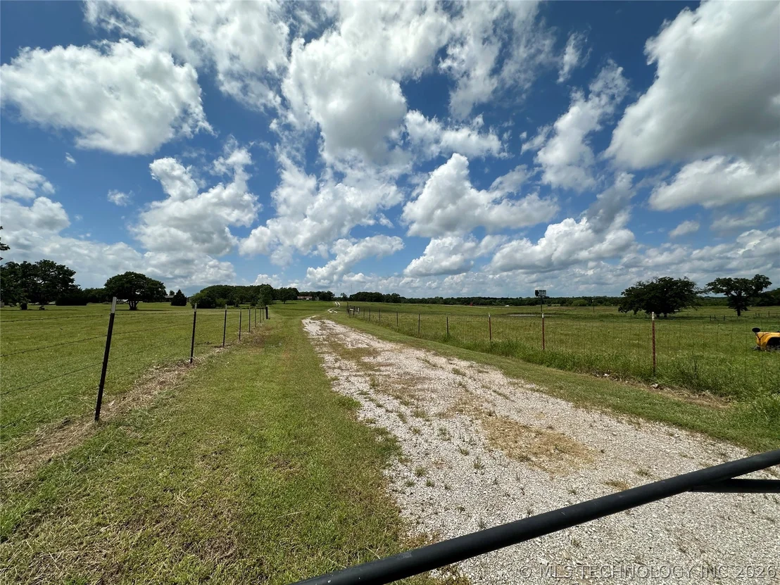 Photo of 4509 Midway