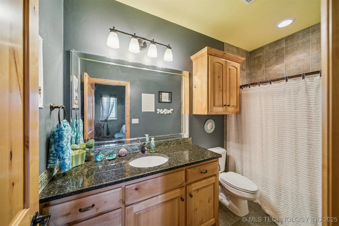 Photo of 908 W 9th Street