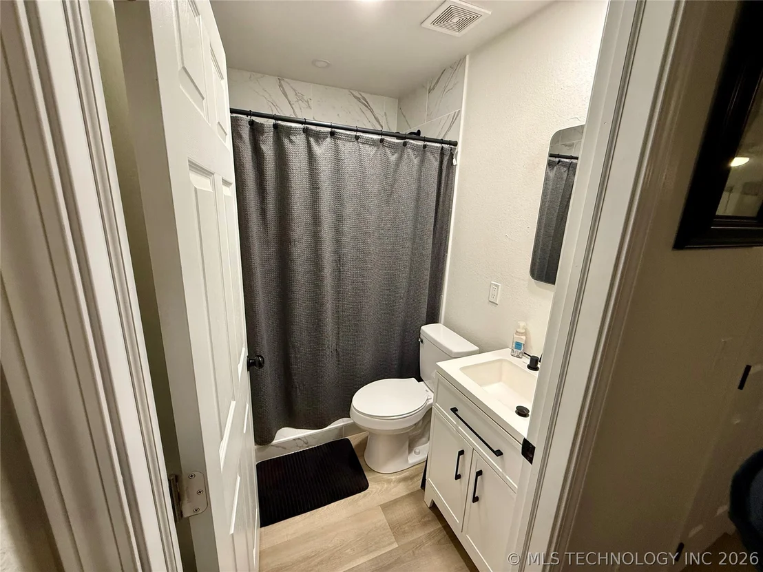 Photo of 989 Sequoyah Drive
