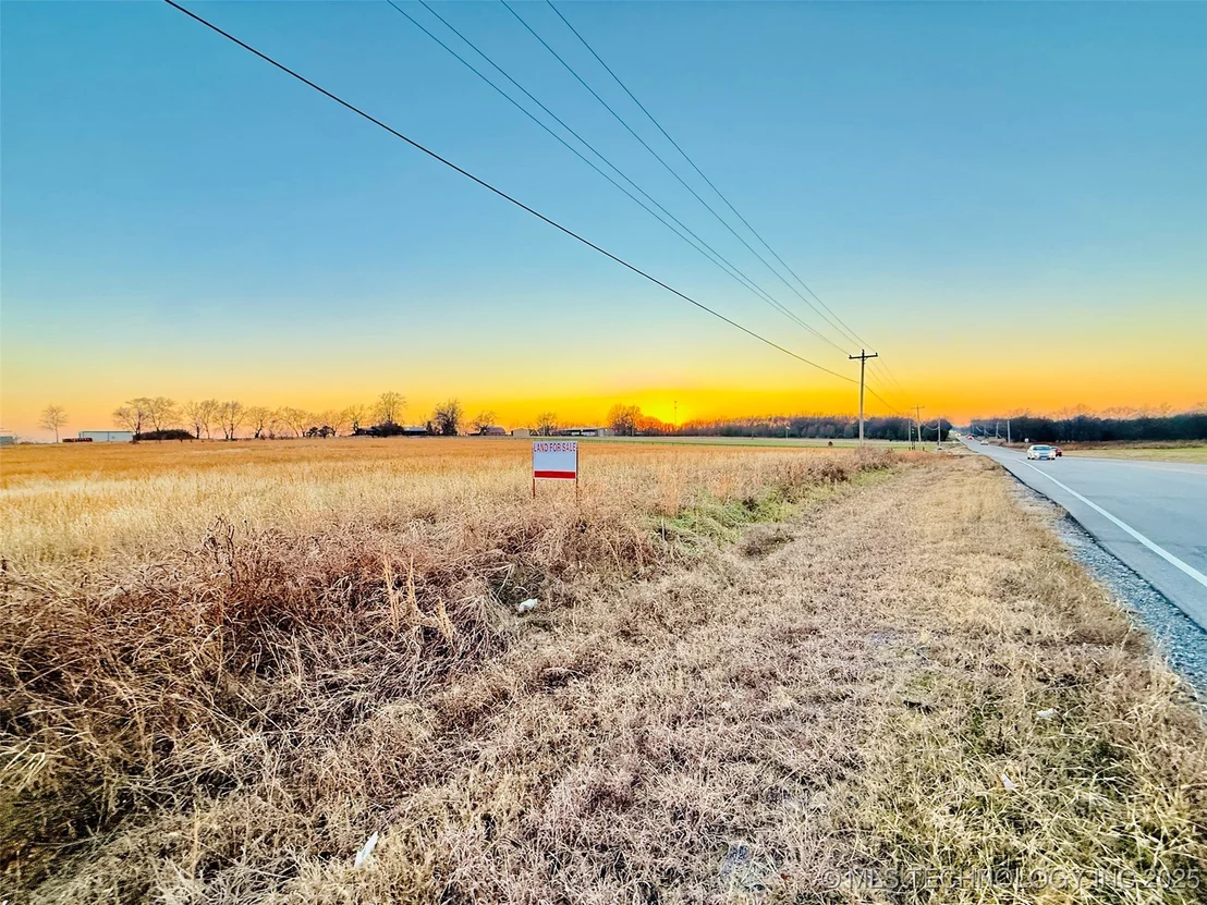 Photo of 2925 E Holly Road