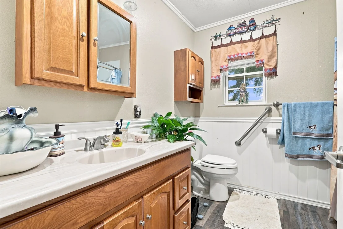 Photo of 208 W Umstead