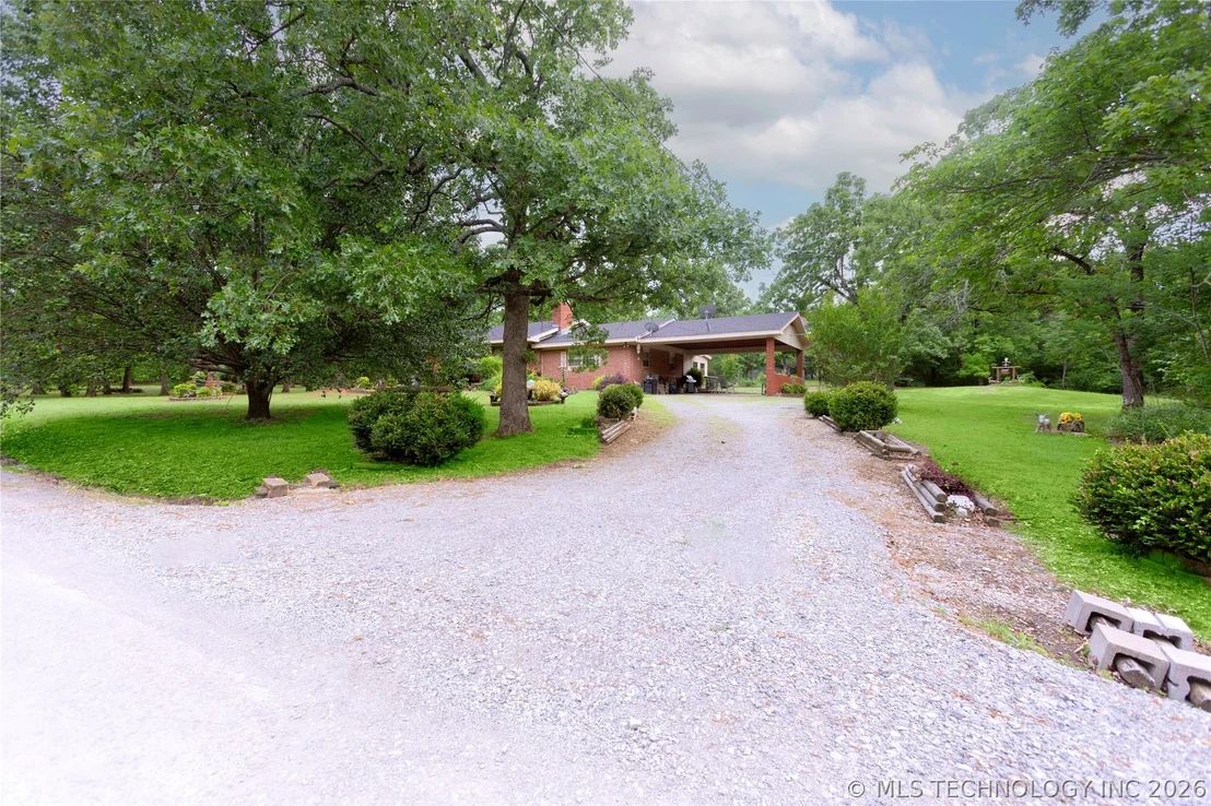 Photo of 105 W Mockingbird Lane