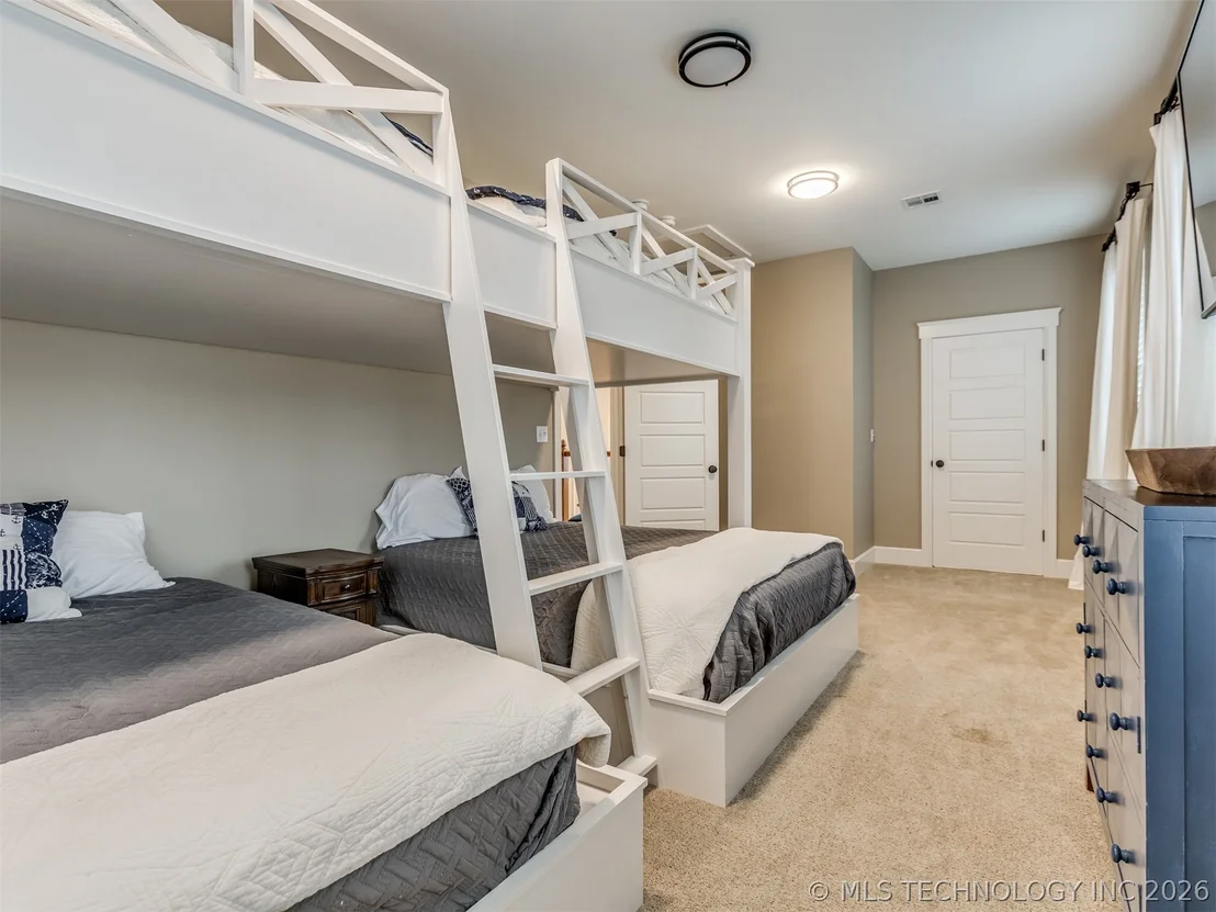Photo of 25 Boulevard