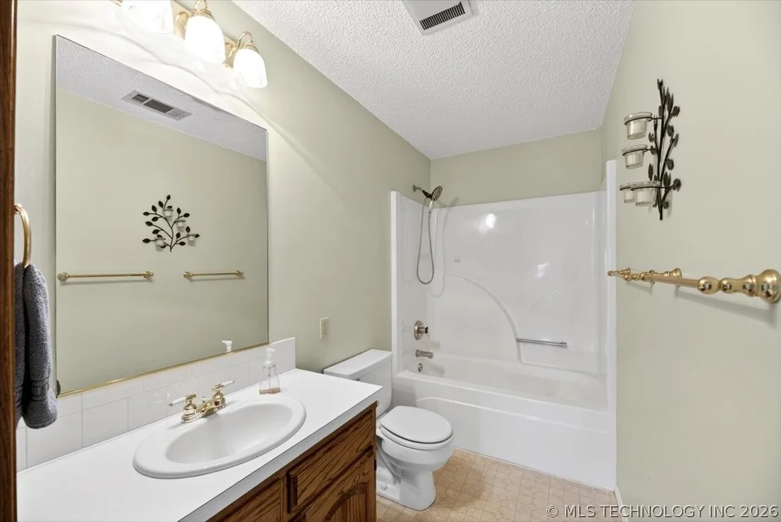 Photo of 36602 Ridge