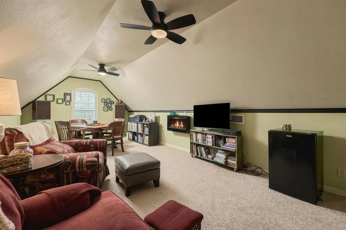 Photo of 205 Thousand Oaks