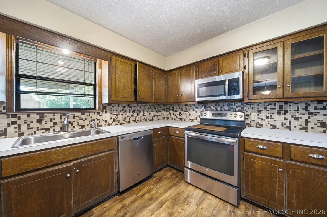 Photo of 902 Cardinal Lane