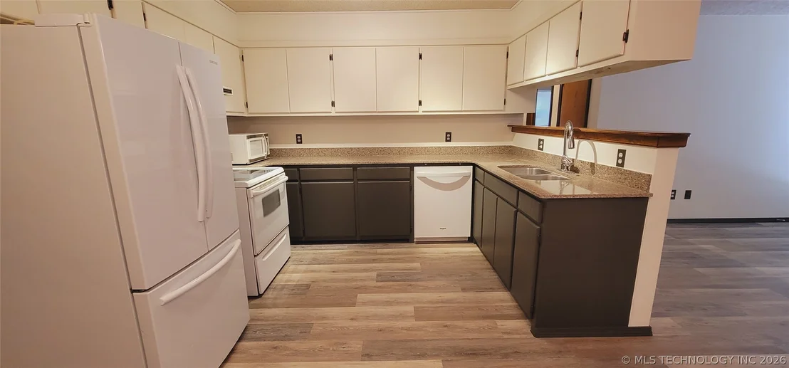 Photo of 417377 Bridgeport Road