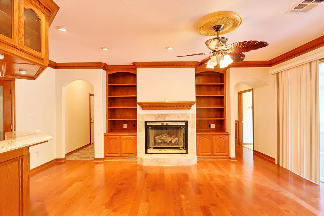 Photo of 25 E Shoreline Drive