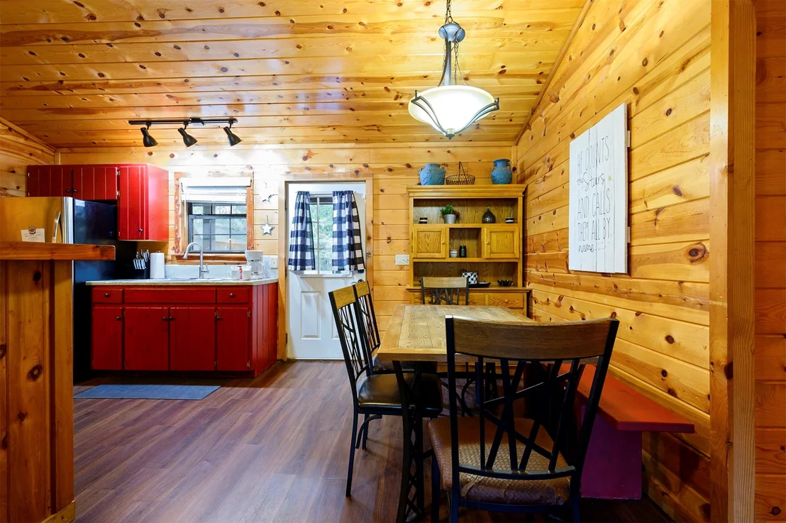 Photo of 609 Canoe Road