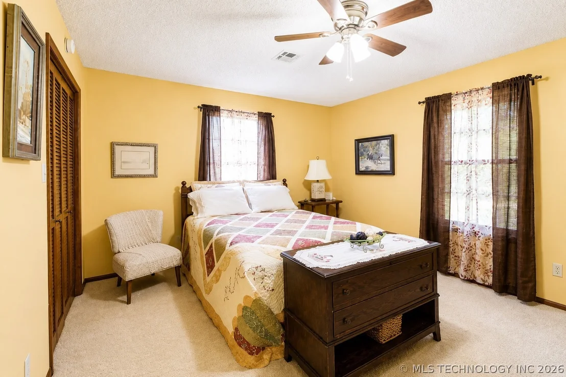 Photo of 15895 Briar Road