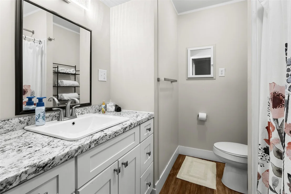 Photo of 401 High Street