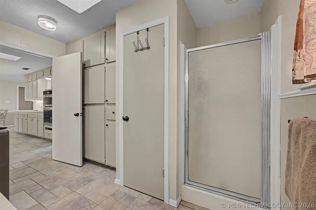 Photo of 5328 Monroe Road