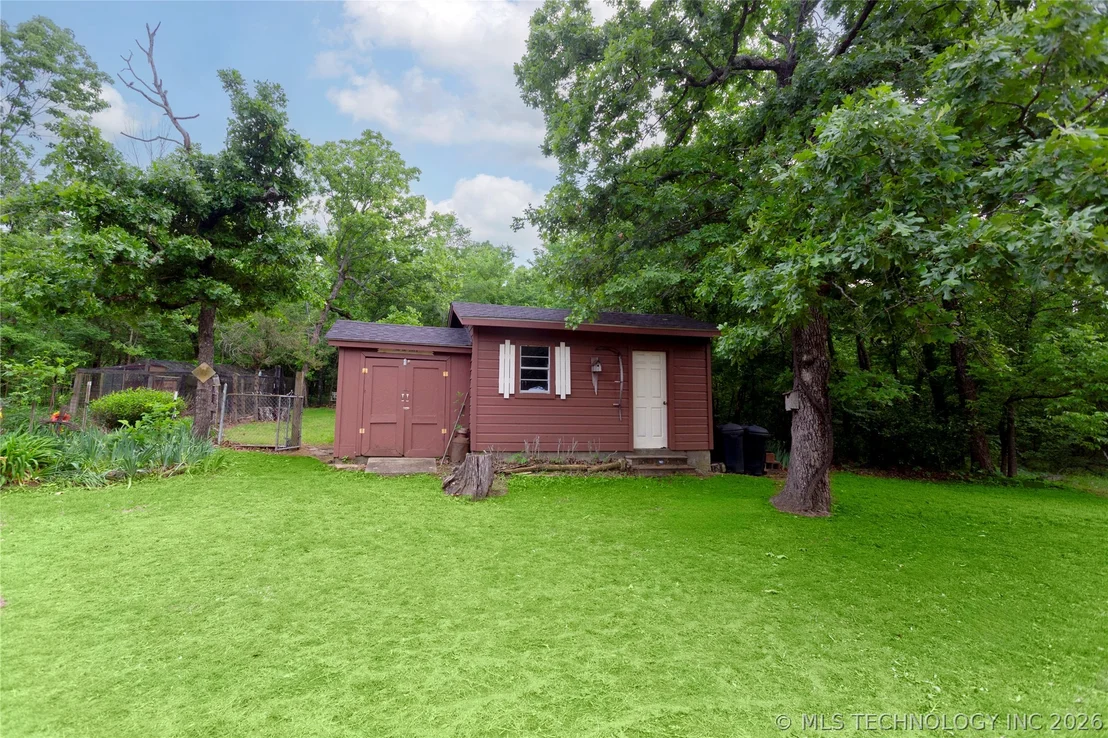 Photo of 105 W Mockingbird Lane