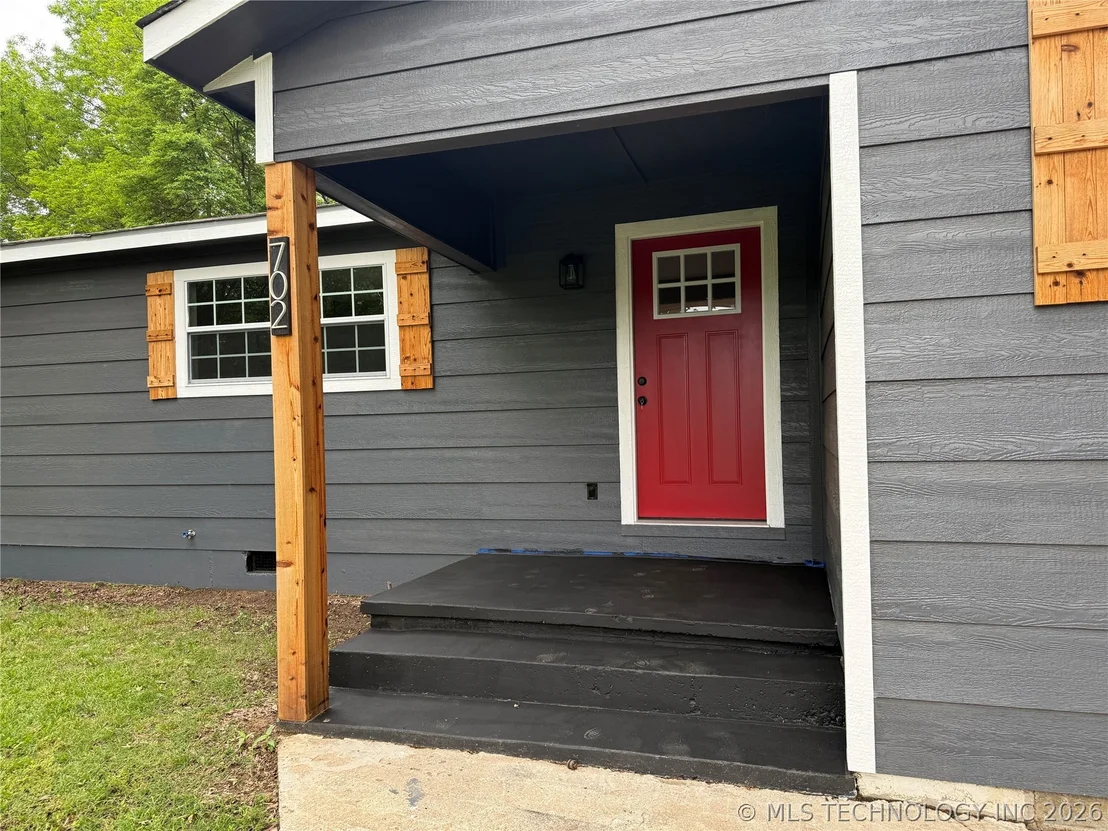 Photo of 702 6th Avenue