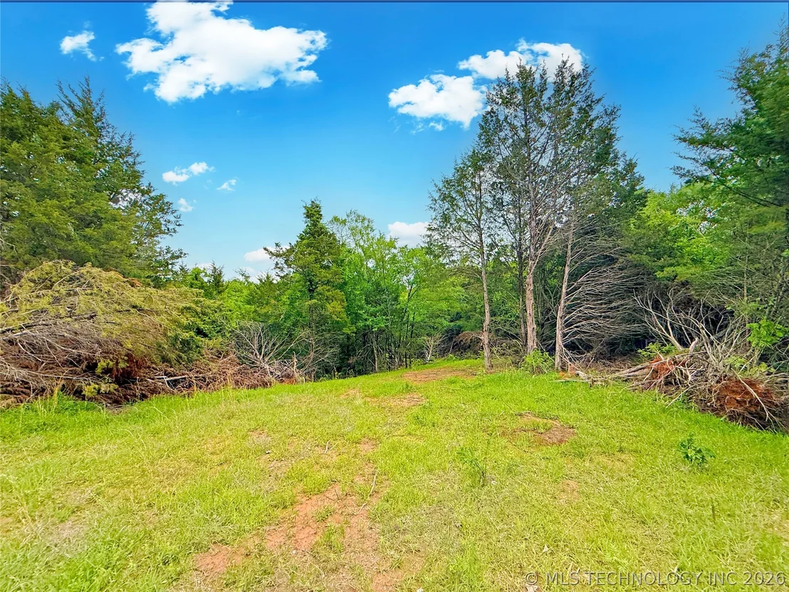 Photo of 46 Lakeside Circle