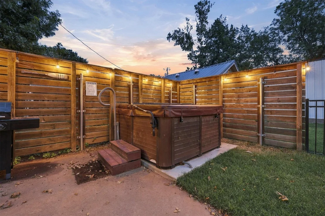 Photo of 2828 Riverview Road