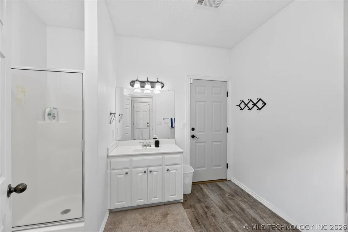 Photo of 34479 Cooper Road