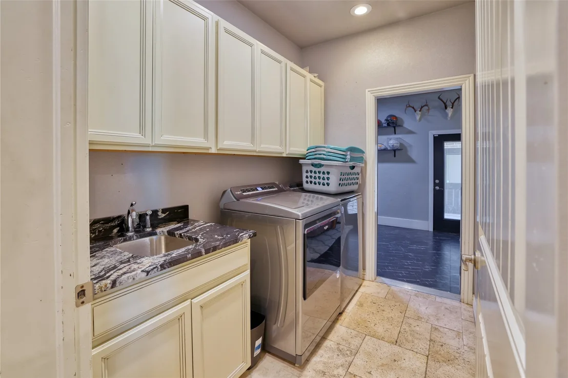 Photo of 905 Summit Ridge