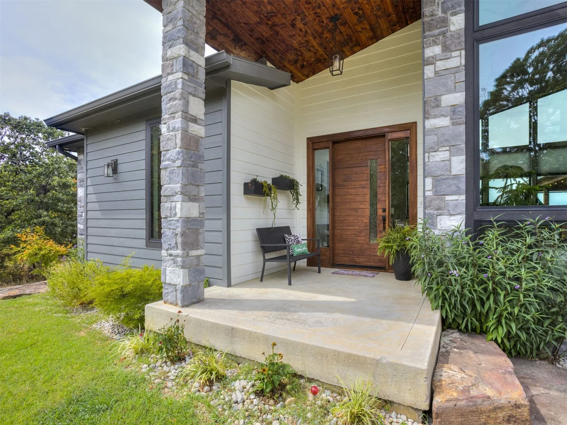 Photo of 1073 Hidden Ridge Road